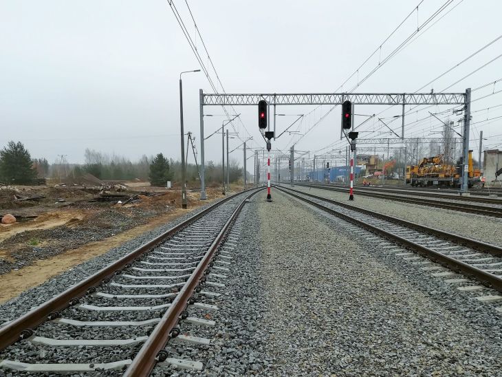 (Polski) 2016/17 Modernizacja linii kolejowej nr 4 Centralna Magistrala Kolejowa etap II
